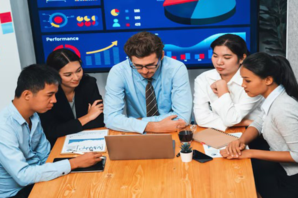 Use Cases: How Financial Firms Target Federal Employees Effectively